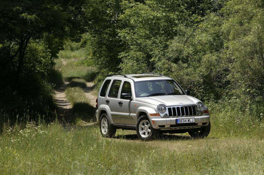  Jeep Cherokee 2002 года  (фото 22 из 130)